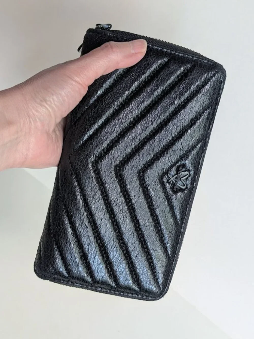 Black Victoria’s Secret Patent Crackled Leather Wallet - Picture 9 of 15
